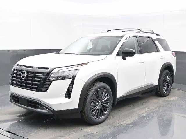 2026 Everest White Pearl Tricoat Nissan Pathfinder SL 4X4 SUV