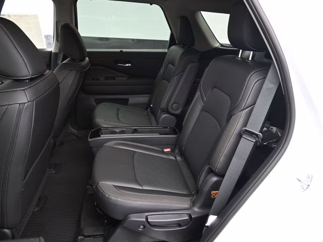 2026 Everest White Pearl Tricoat Nissan Pathfinder SL 4X4 SUV