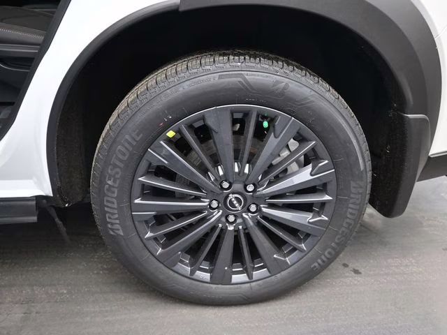 2026 Everest White Pearl Tricoat Nissan Pathfinder SL 4X4 SUV