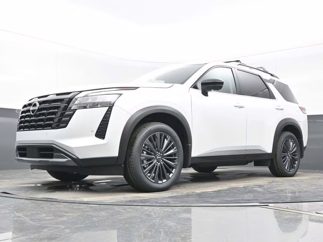 2026 Everest White Pearl Tricoat Nissan Pathfinder SL 4X4 SUV