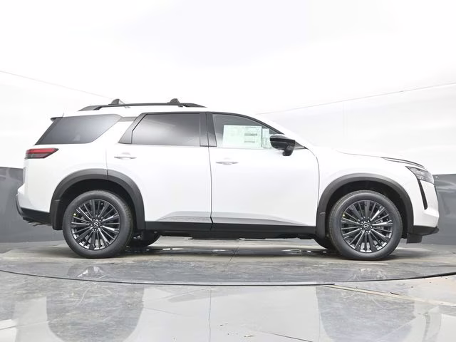 2026 Everest White Pearl Tricoat Nissan Pathfinder SL 4X4 SUV