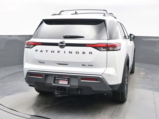 2026 Everest White Pearl Tricoat Nissan Pathfinder SL 4X4 SUV