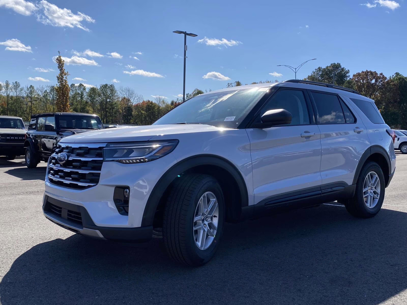 2026 White Metallic Ford Explorer Active RWD SUV