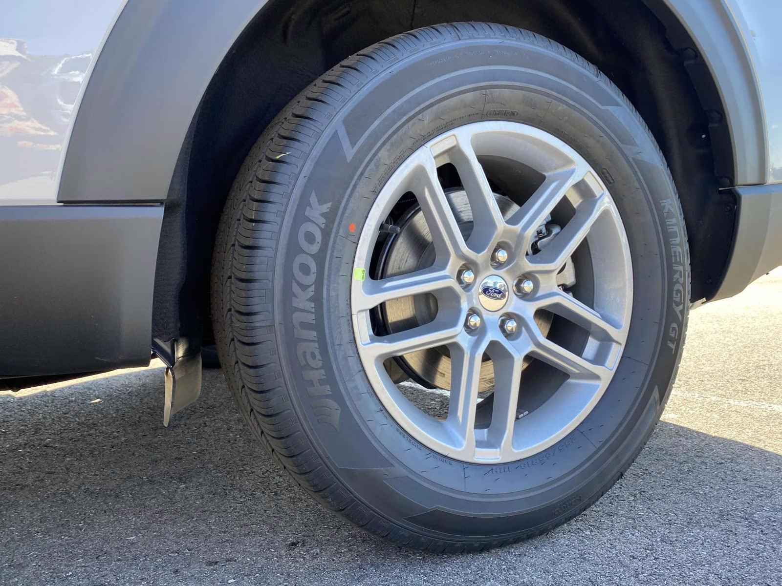 2026 White Metallic Ford Explorer Active RWD SUV