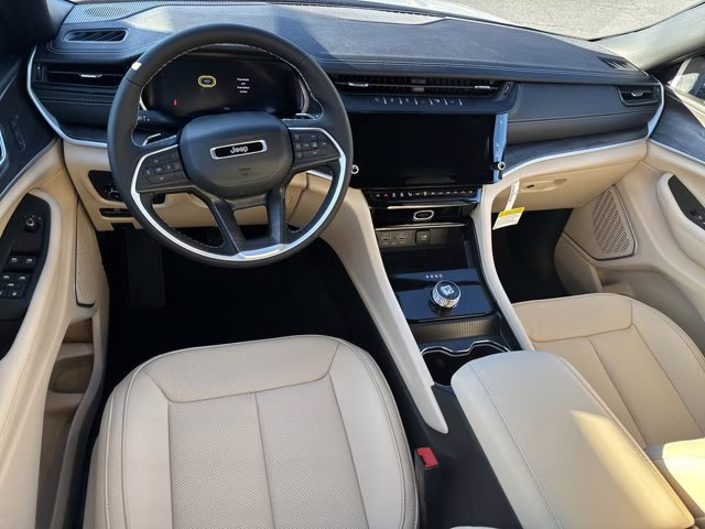 2026 Bright White Clearcoat Jeep Grand Cherokee Limited RWD SUV