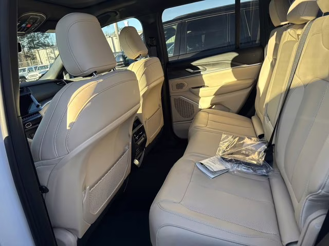 2026 Bright White Clearcoat Jeep Grand Cherokee Limited RWD SUV