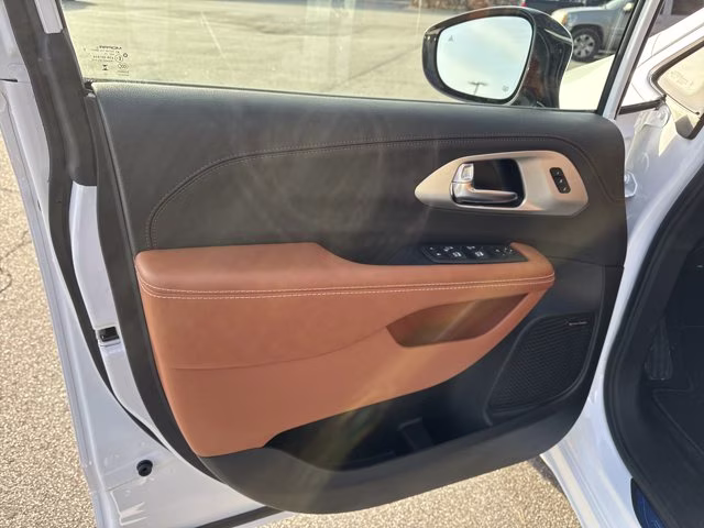 2026 Bright White Clearcoat Chrysler Pacifica Pinnacle AWD Van