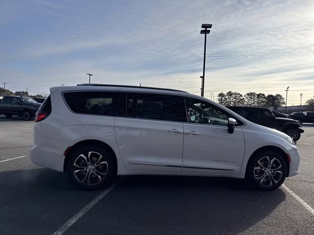 2026 Bright White Clearcoat Chrysler Pacifica Pinnacle AWD Van