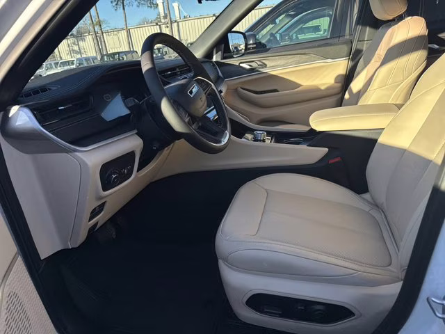 2026 Bright White Clearcoat Jeep Grand Cherokee Limited RWD SUV