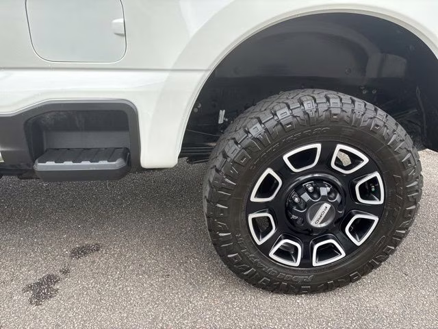 2024 White Metallic Ford Super Duty F-250 SRW Platinum 4X4 Truck