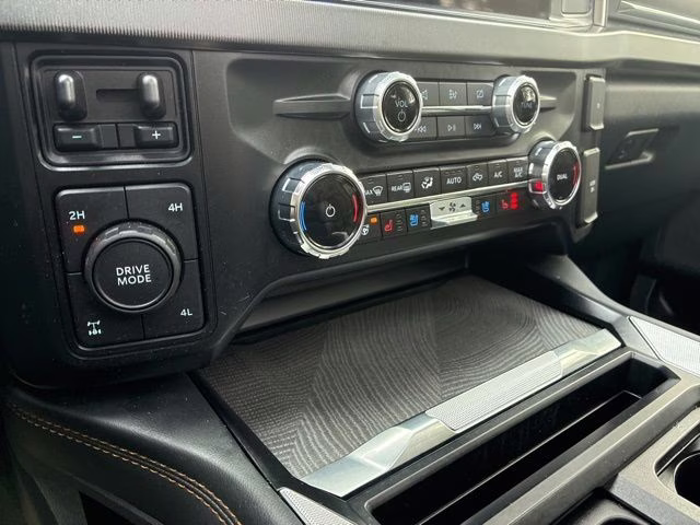 2024 White Metallic Ford Super Duty F-250 SRW Platinum 4X4 Truck