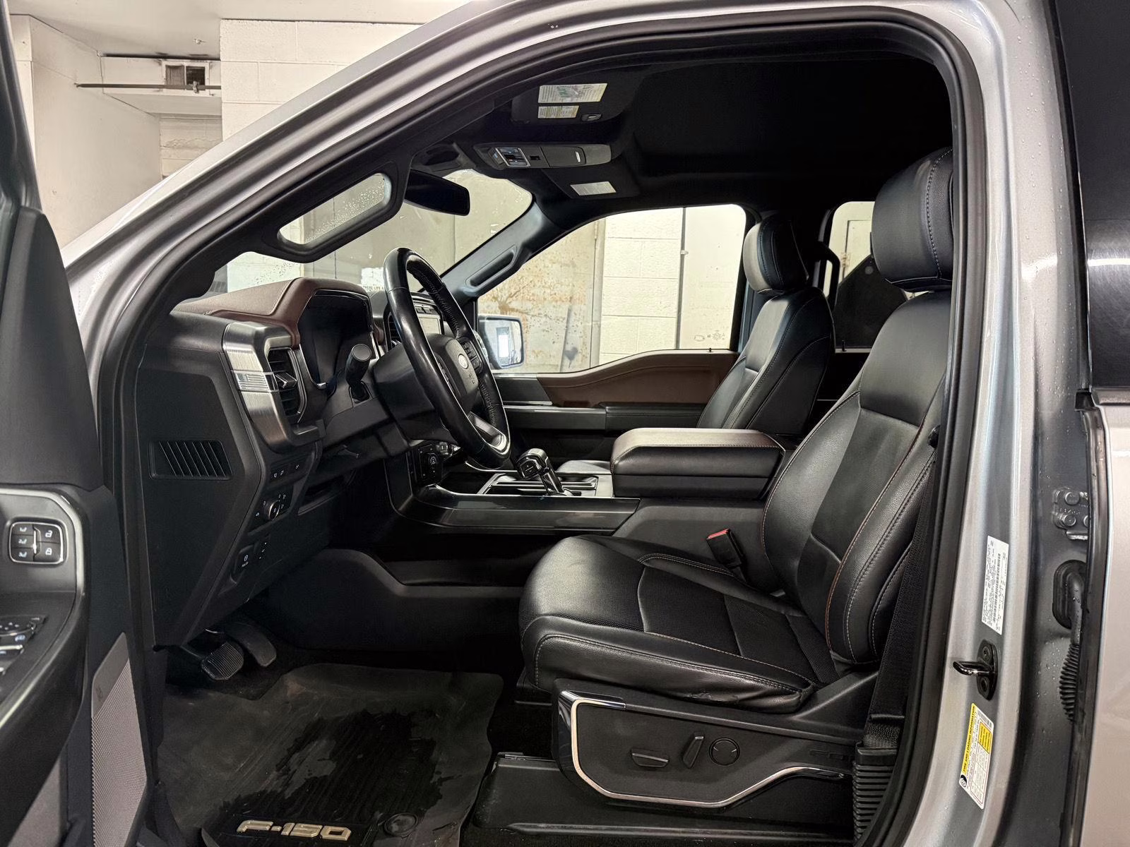 2022 Silver Ford F150 SUPERCREW LARIAT 4X4 Truck