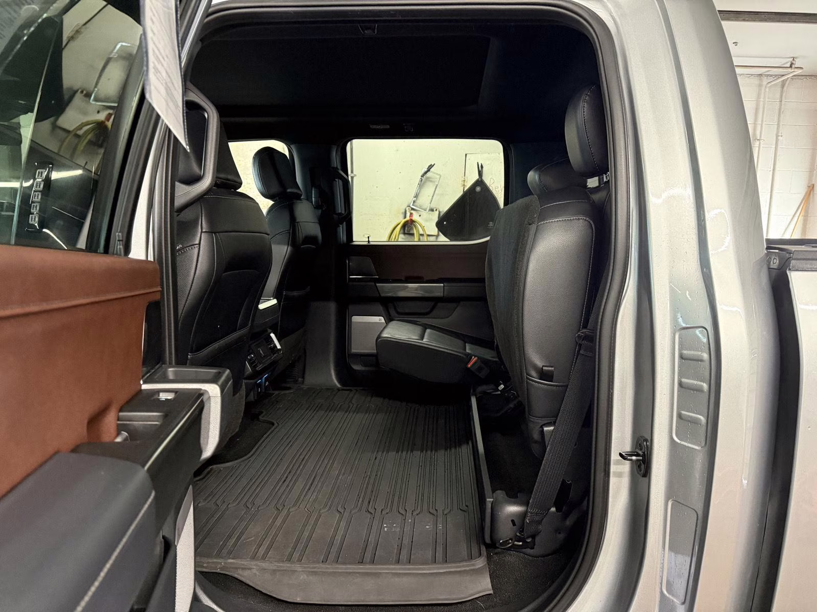 2022 Silver Ford F150 SUPERCREW LARIAT 4X4 Truck