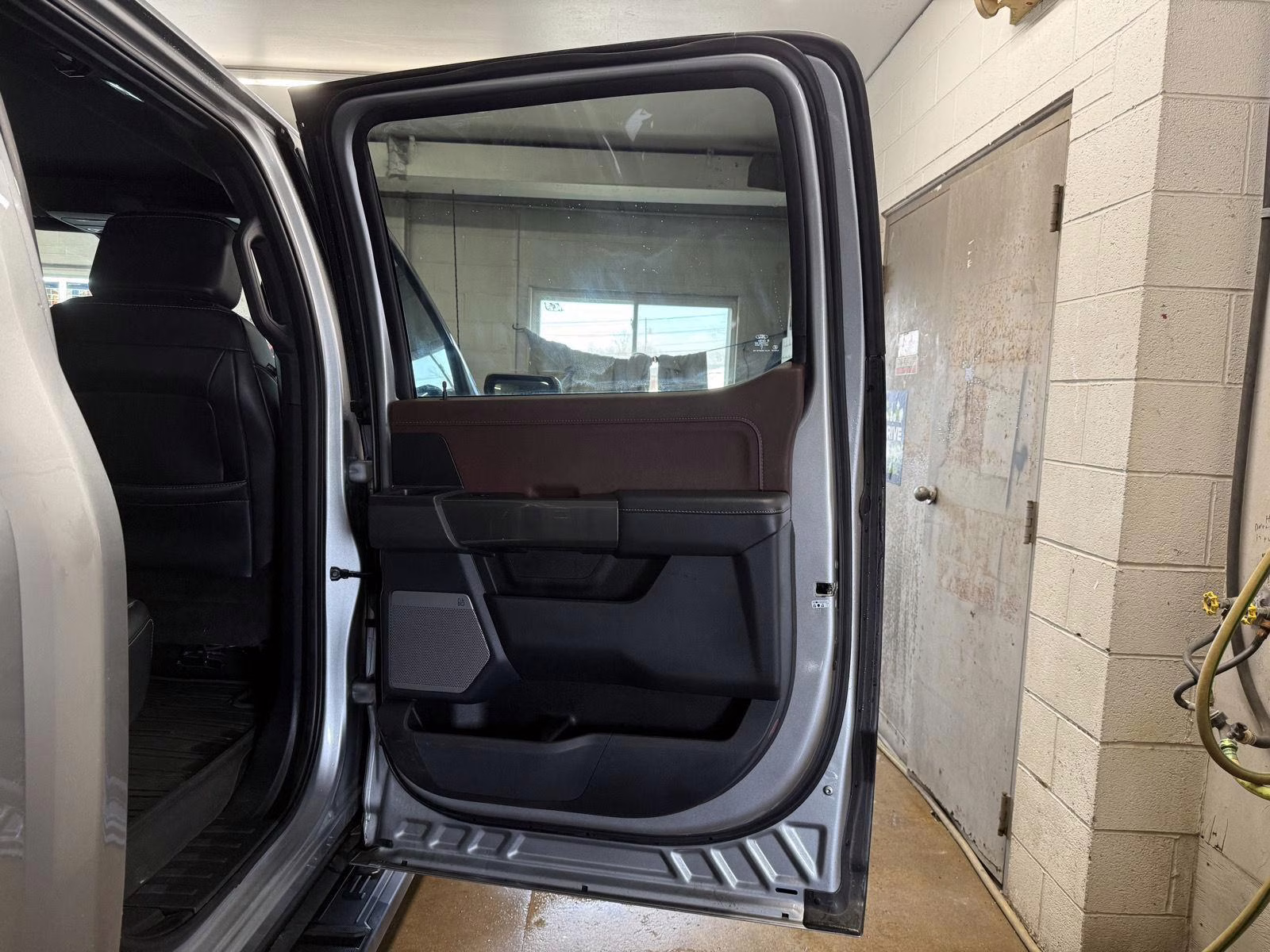 2022 Silver Ford F150 SUPERCREW LARIAT 4X4 Truck