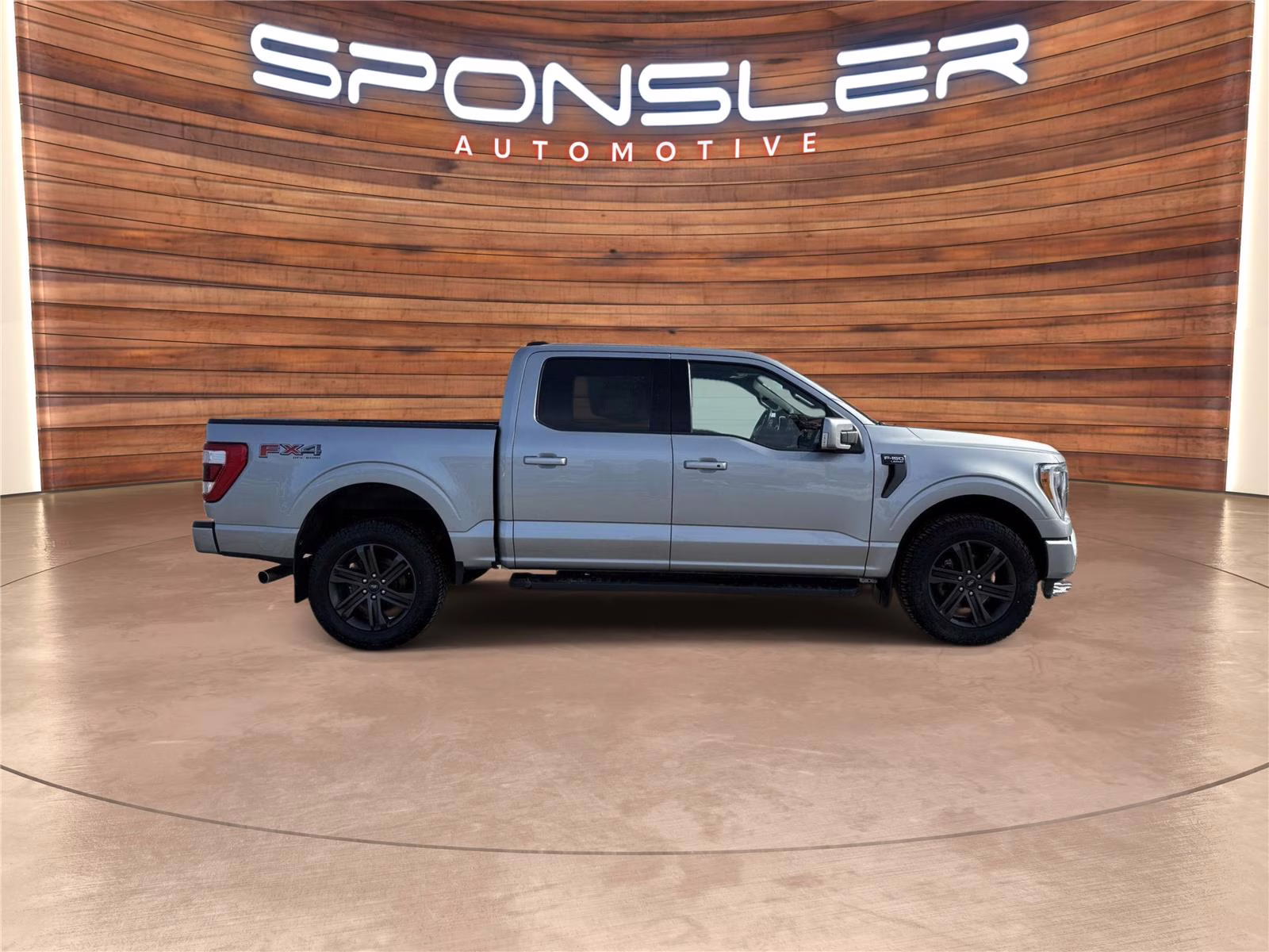 2022 Silver Ford F150 SUPERCREW LARIAT 4X4 Truck
