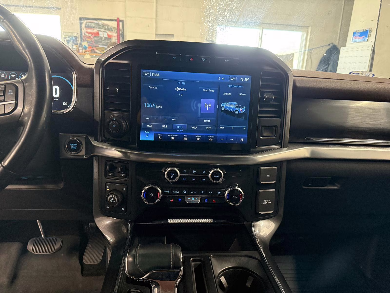 2022 Silver Ford F150 SUPERCREW LARIAT 4X4 Truck