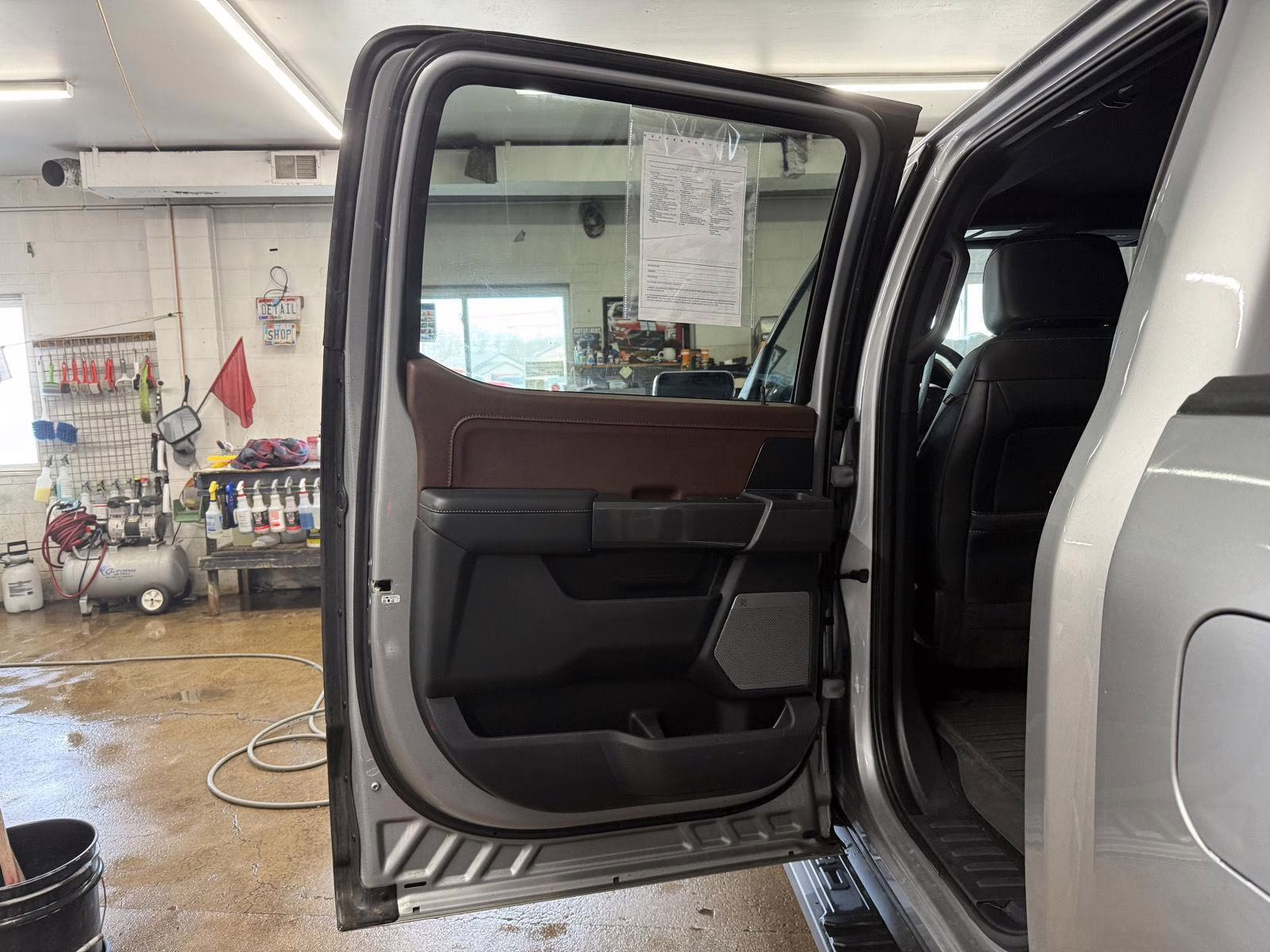 2022 Silver Ford F150 SUPERCREW LARIAT 4X4 Truck