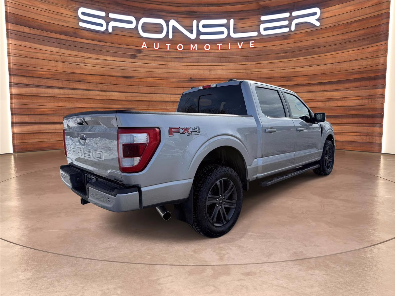2022 Silver Ford F150 SUPERCREW LARIAT 4X4 Truck