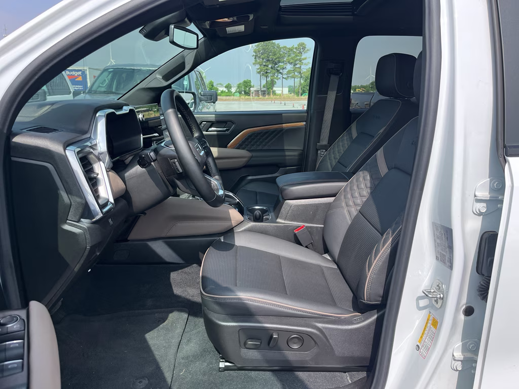2025 Summit White GMC Canyon 4WD Denali 4X4 Truck