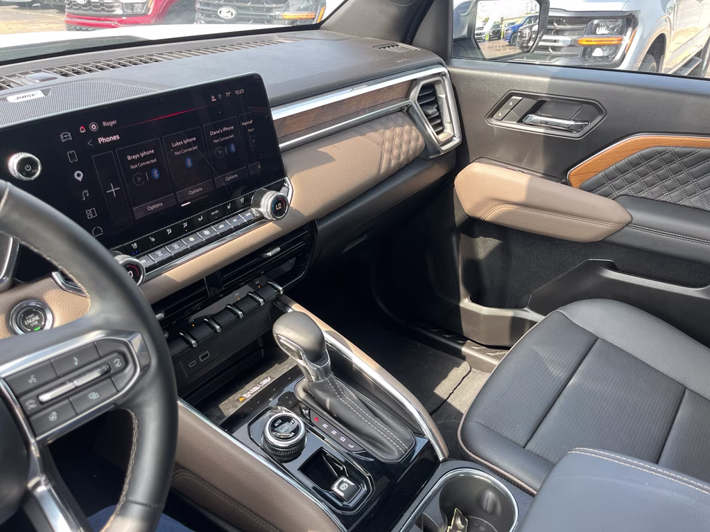 2025 Summit White GMC Canyon 4WD Denali 4X4 Truck