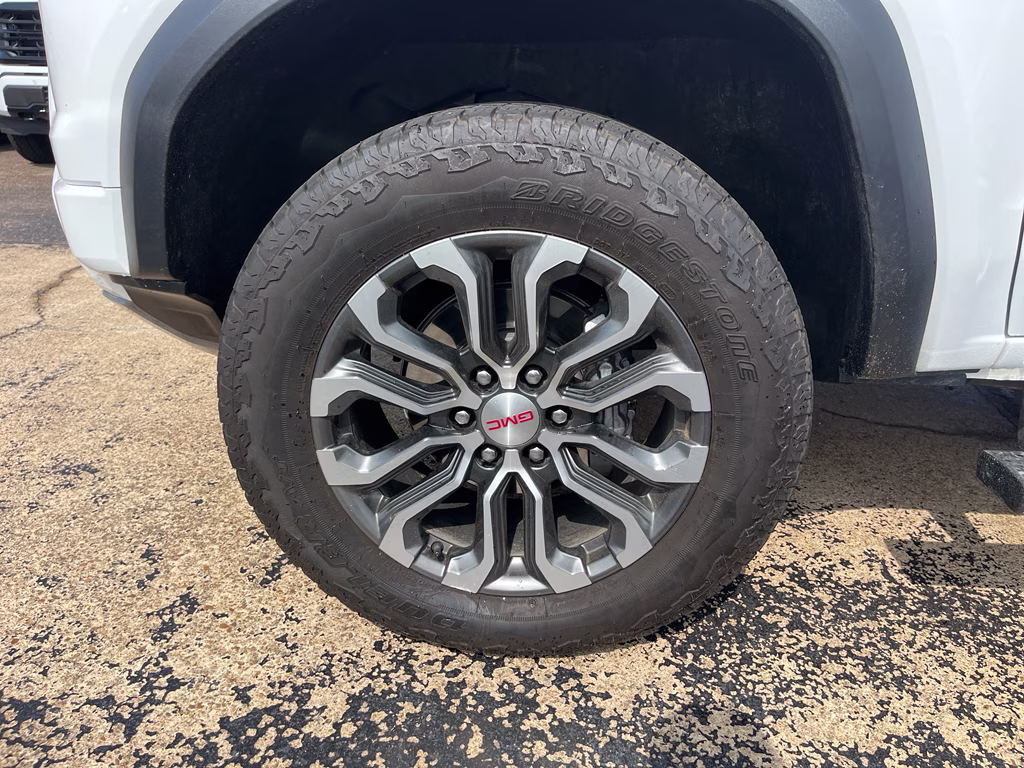 2025 Summit White GMC Canyon 4WD Denali 4X4 Truck