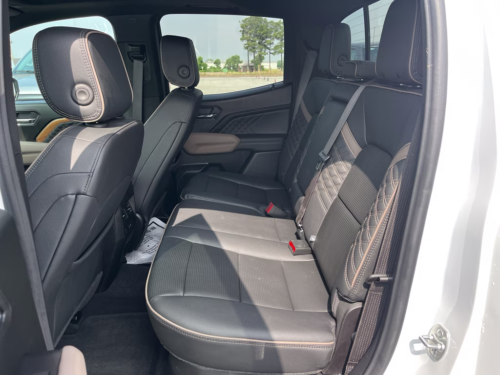 2025 Summit White GMC Canyon 4WD Denali 4X4 Truck