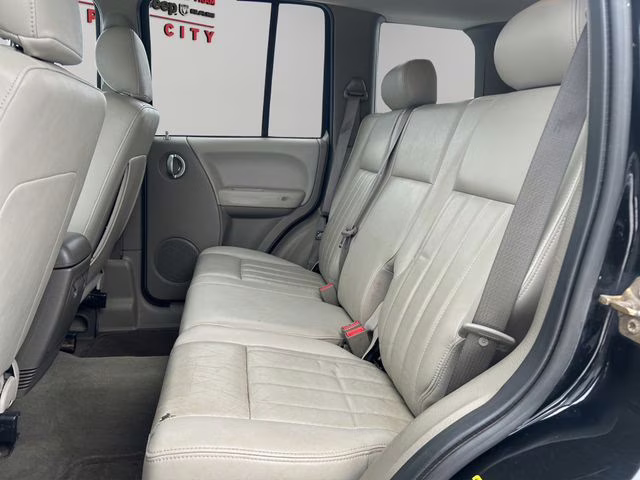 2005 Black Clearcoat Jeep Liberty Limited 4X4 SUV