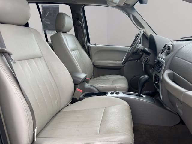 2005 Black Clearcoat Jeep Liberty Limited 4X4 SUV