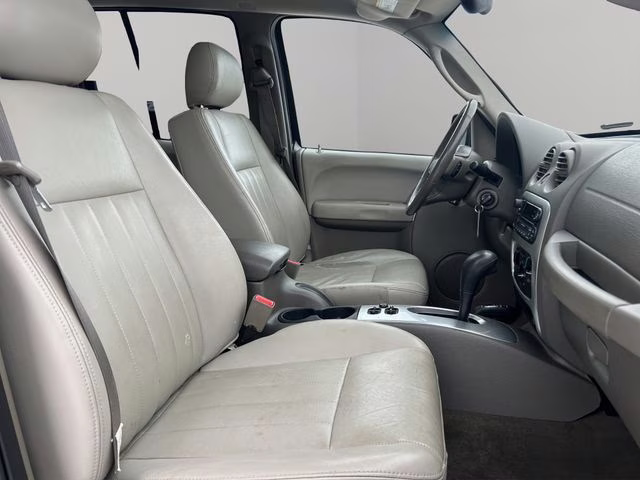 2005 Black Clearcoat Jeep Liberty Limited 4X4 SUV