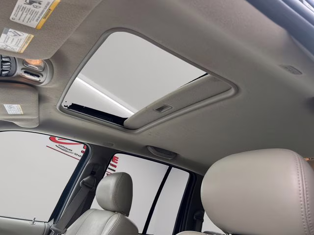 2005 Black Clearcoat Jeep Liberty Limited 4X4 SUV