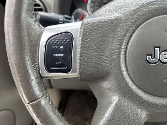 2005 Black Clearcoat Jeep Liberty Limited 4X4 SUV