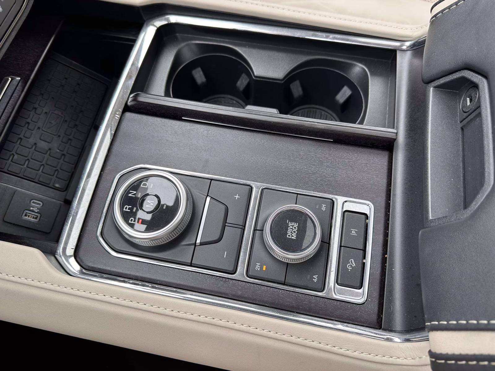 2023 Star White Metallic Tri-Coat Ford Expedition Platinum 4x4 4X4 SUV