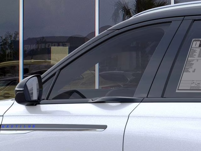 2026 White Platinum Metallic Tri-Coat Lincoln Nautilus Reserve AWD SUV