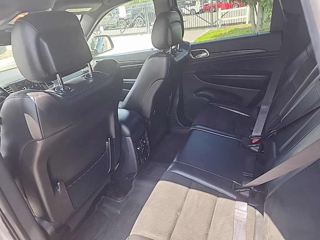 2021 White Jeep Grand Cherokee Laredo E 4X4 SUV