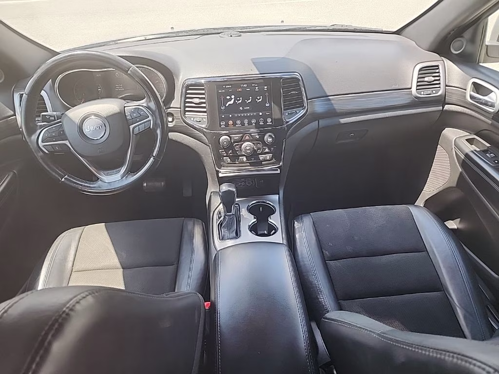 2021 White Jeep Grand Cherokee Laredo E 4X4 SUV