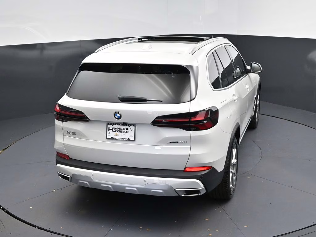2026 Mineral White Metallic BMW X5 xDrive40i AWD SUV
