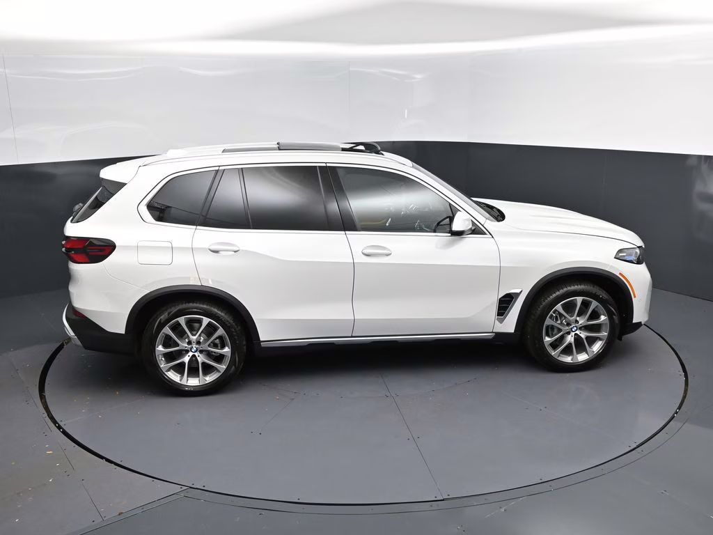 2026 Mineral White Metallic BMW X5 xDrive40i AWD SUV