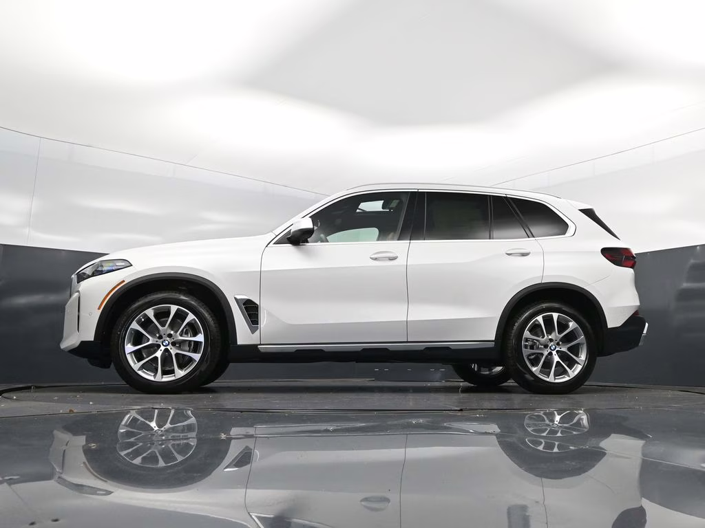 2026 Mineral White Metallic BMW X5 xDrive40i AWD SUV