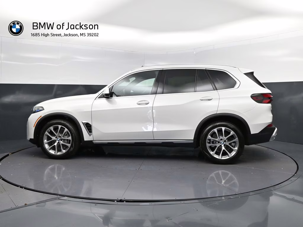 2026 Mineral White Metallic BMW X5 xDrive40i AWD SUV