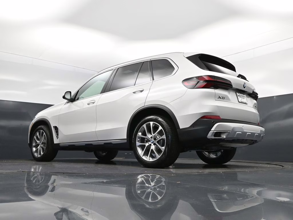 2026 Mineral White Metallic BMW X5 xDrive40i AWD SUV
