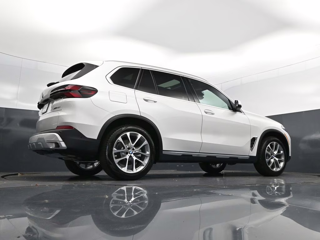 2026 Mineral White Metallic BMW X5 xDrive40i AWD SUV