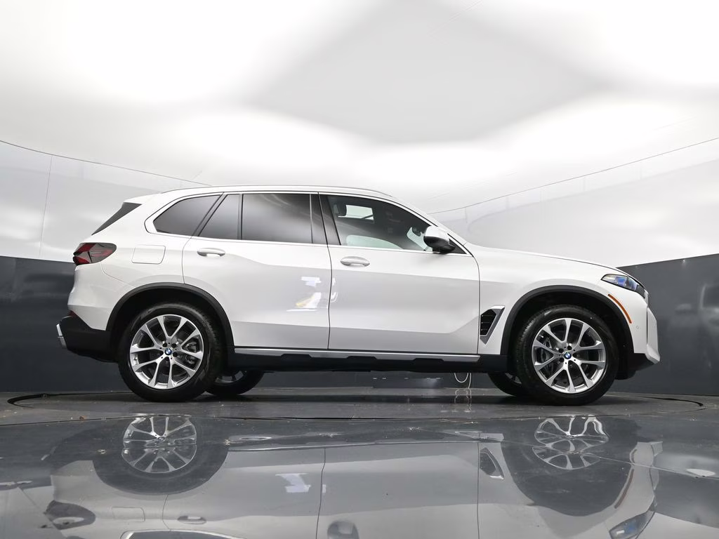 2026 Mineral White Metallic BMW X5 xDrive40i AWD SUV