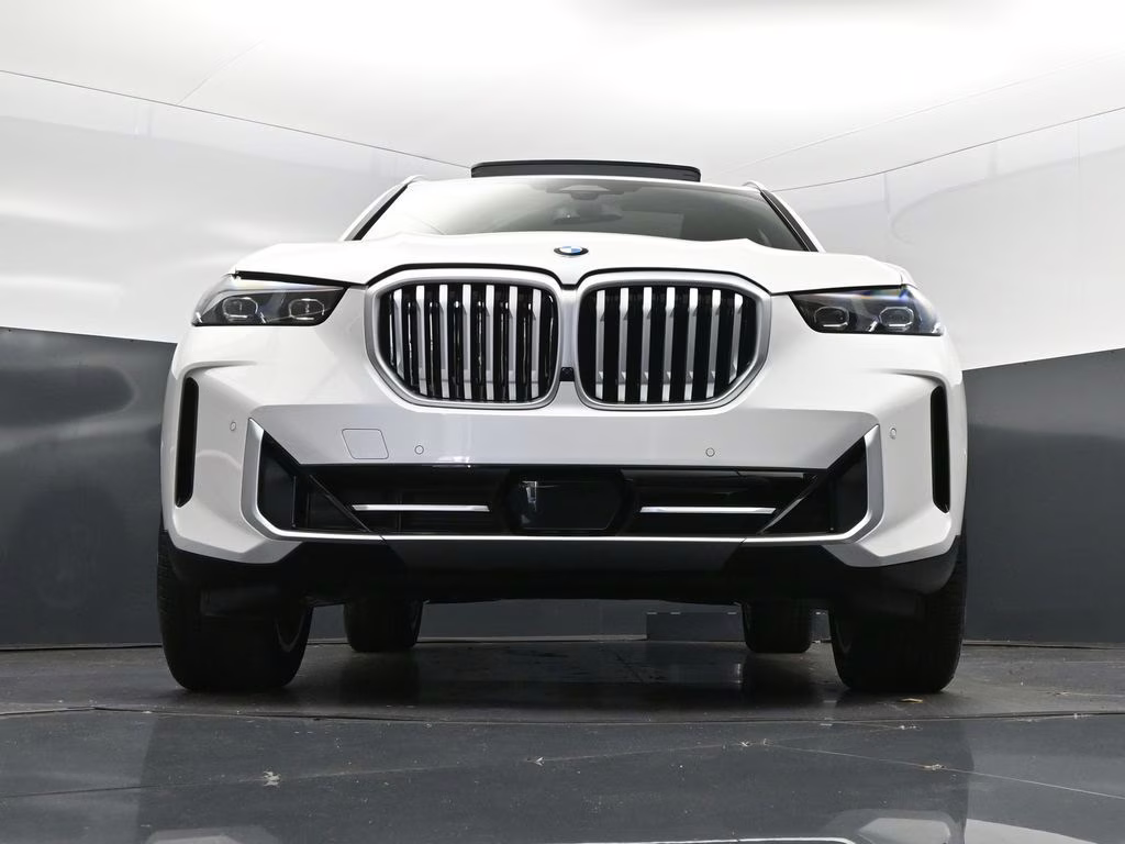 2026 Mineral White Metallic BMW X5 xDrive40i AWD SUV
