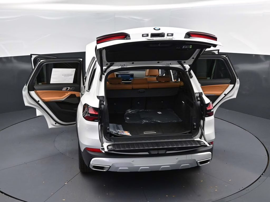 2026 Mineral White Metallic BMW X5 xDrive40i AWD SUV