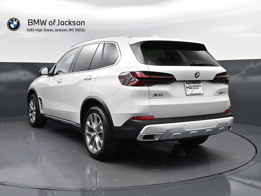 2026 Mineral White Metallic BMW X5 xDrive40i AWD SUV