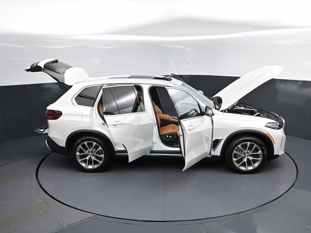 2026 Mineral White Metallic BMW X5 xDrive40i AWD SUV
