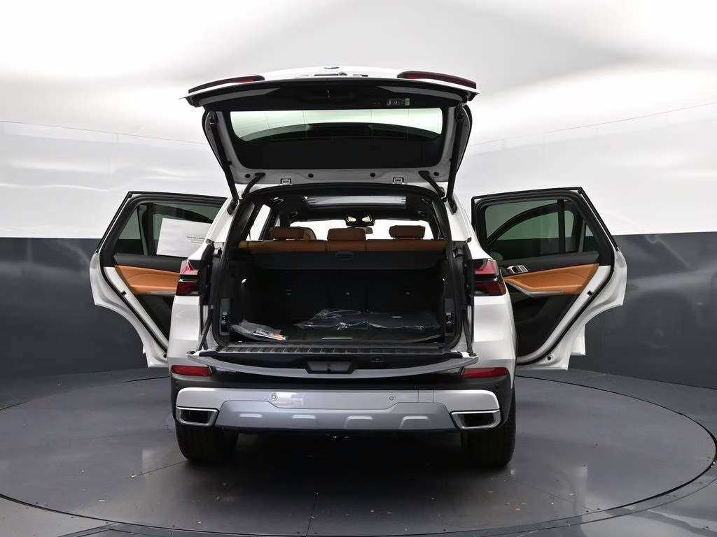 2026 Mineral White Metallic BMW X5 xDrive40i AWD SUV