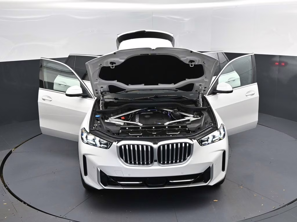 2026 Mineral White Metallic BMW X5 xDrive40i AWD SUV