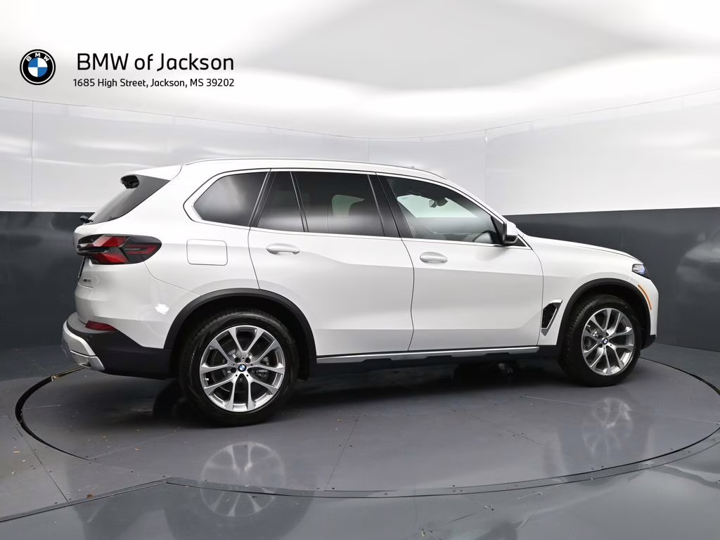 2026 Mineral White Metallic BMW X5 xDrive40i AWD SUV