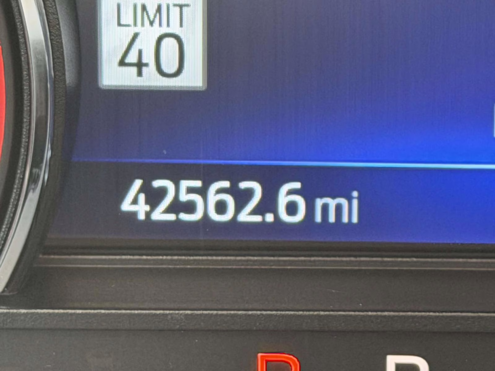 2022 White Ford Explorer XLT 4WD 4X4 SUV